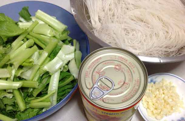 Fried-Bee-Hoon-with-Stewed-Pork-Chops-Recipe2