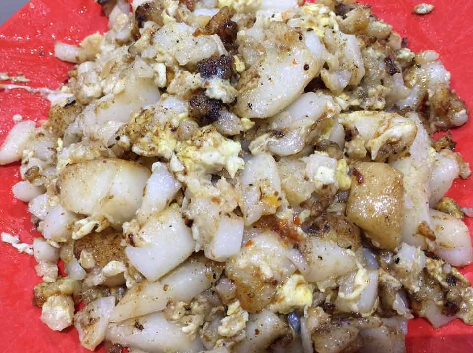 fried carrot cake bedok food centre