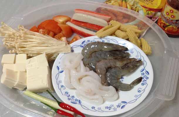 Instant-Tom-Yam-Seafood-Recipe-slide